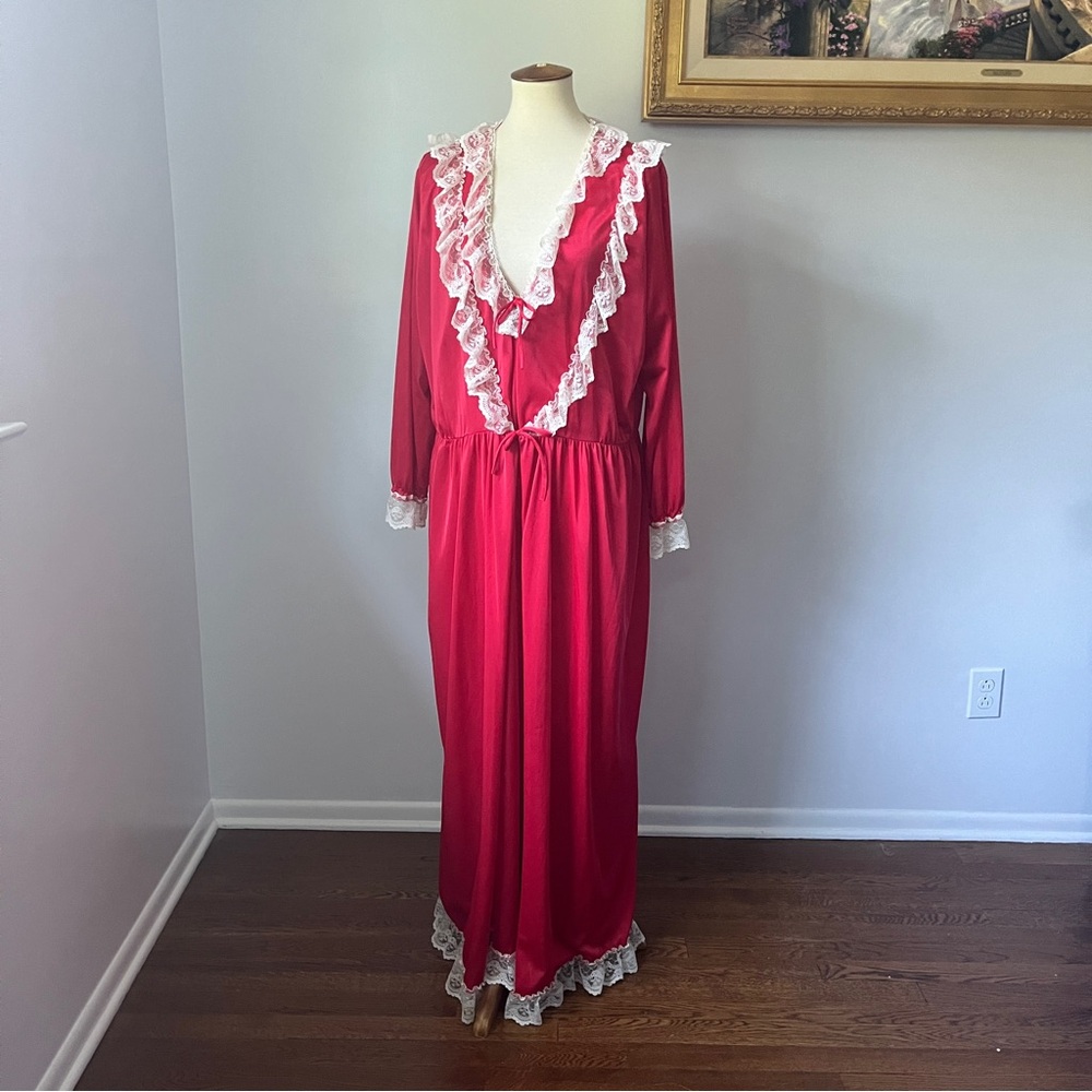 Vintage Red Lace-Trimmed Nightgown and House Coat SET